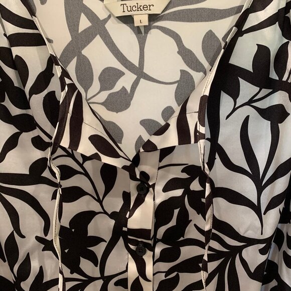 Sharp Tucker NYC Silk Juliette Blouse - New! - Size L - Picture 4 of 7